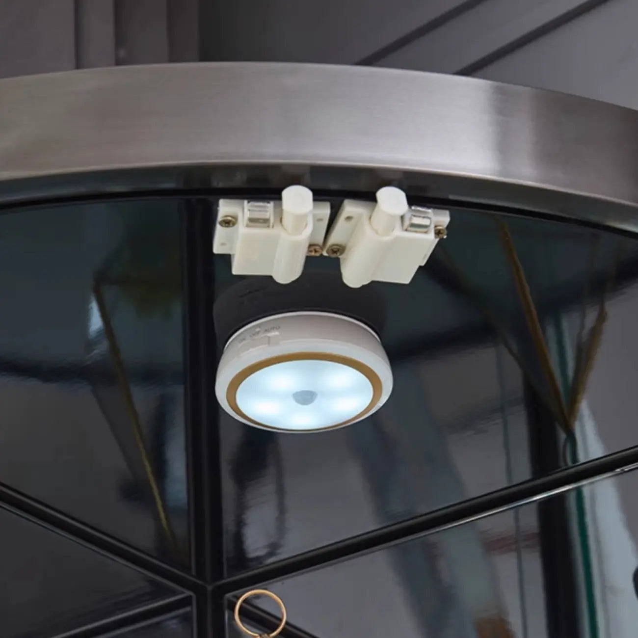 Multiple Levels Glass and Metal Shelf Storage Display Corner Wine Cabinet