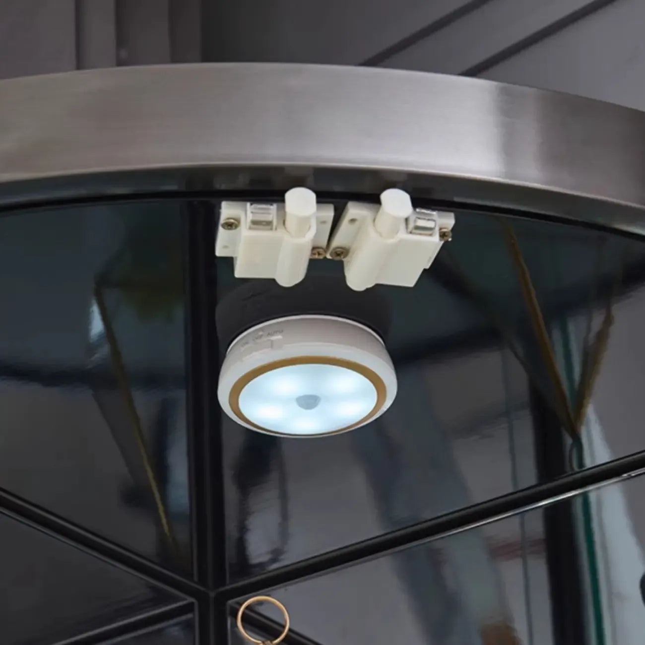 Multiple Levels Glass and Metal Shelf Storage Display Corner Wine Cabinet