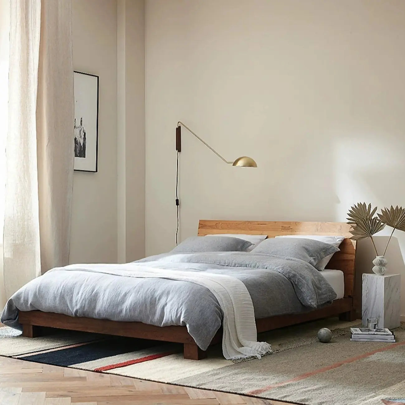 Modern Adjustable Iron Wall Mount Lamp with Dome Shade