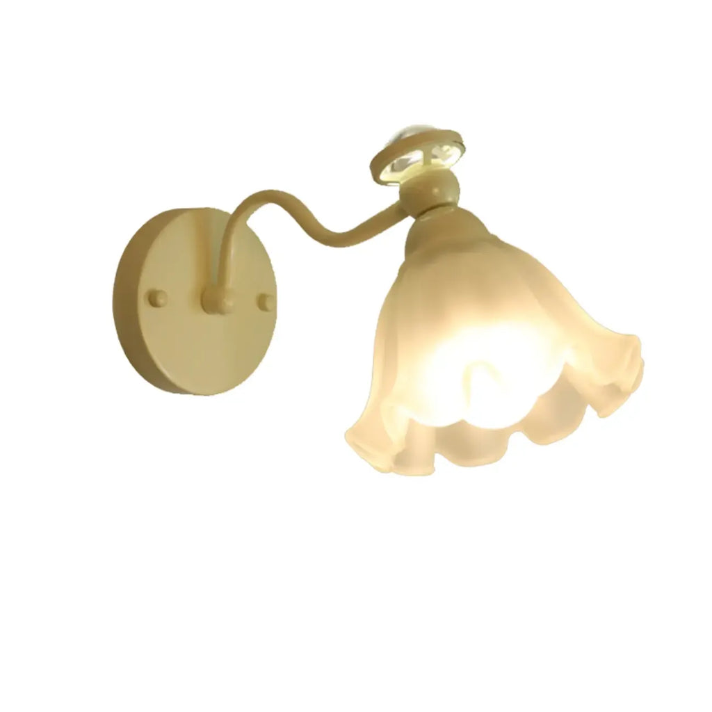 Modern 5 to 9 Inch Floral Shape Wall Sconce for Bedroom