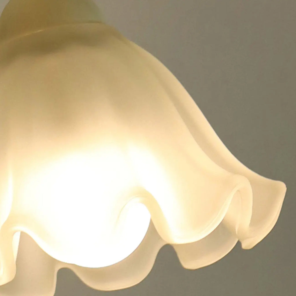 Modern 5 to 9 Inch Floral Shape Wall Sconce for Bedroom