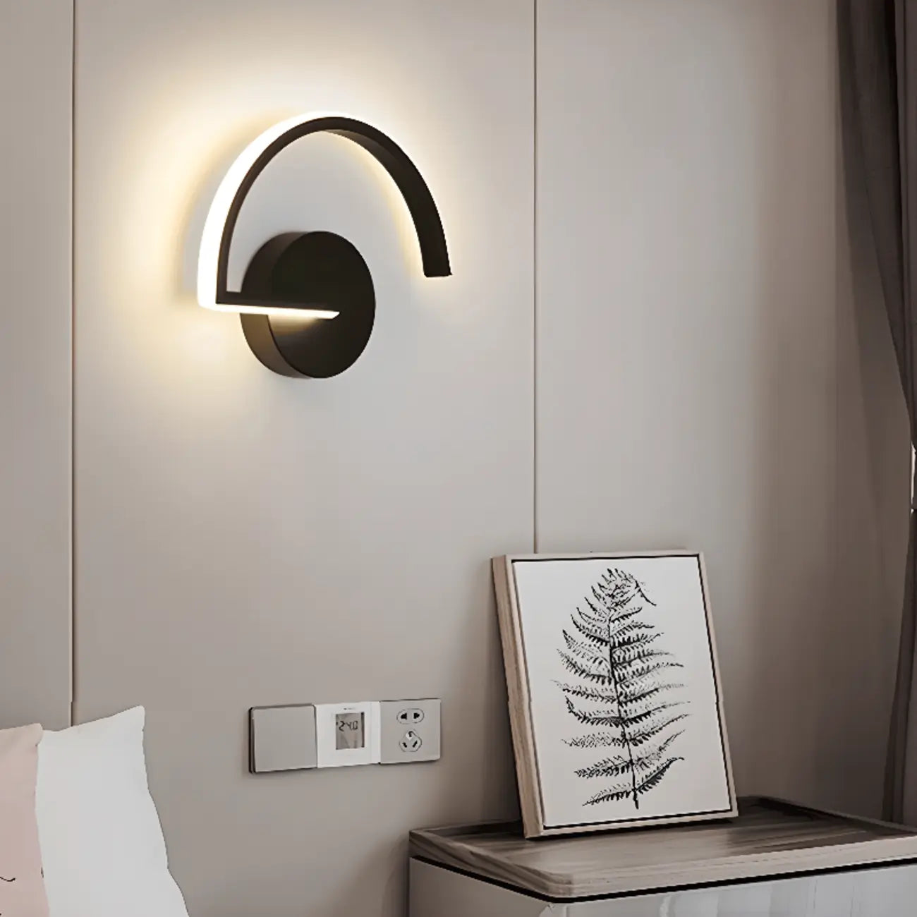 Indoor Minimalist Black LED Wall Sconce with Linear Fixture