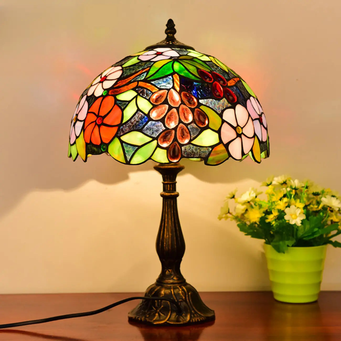 HomeyFad Vintage Stained Glass Dome Bronze Table Lamp