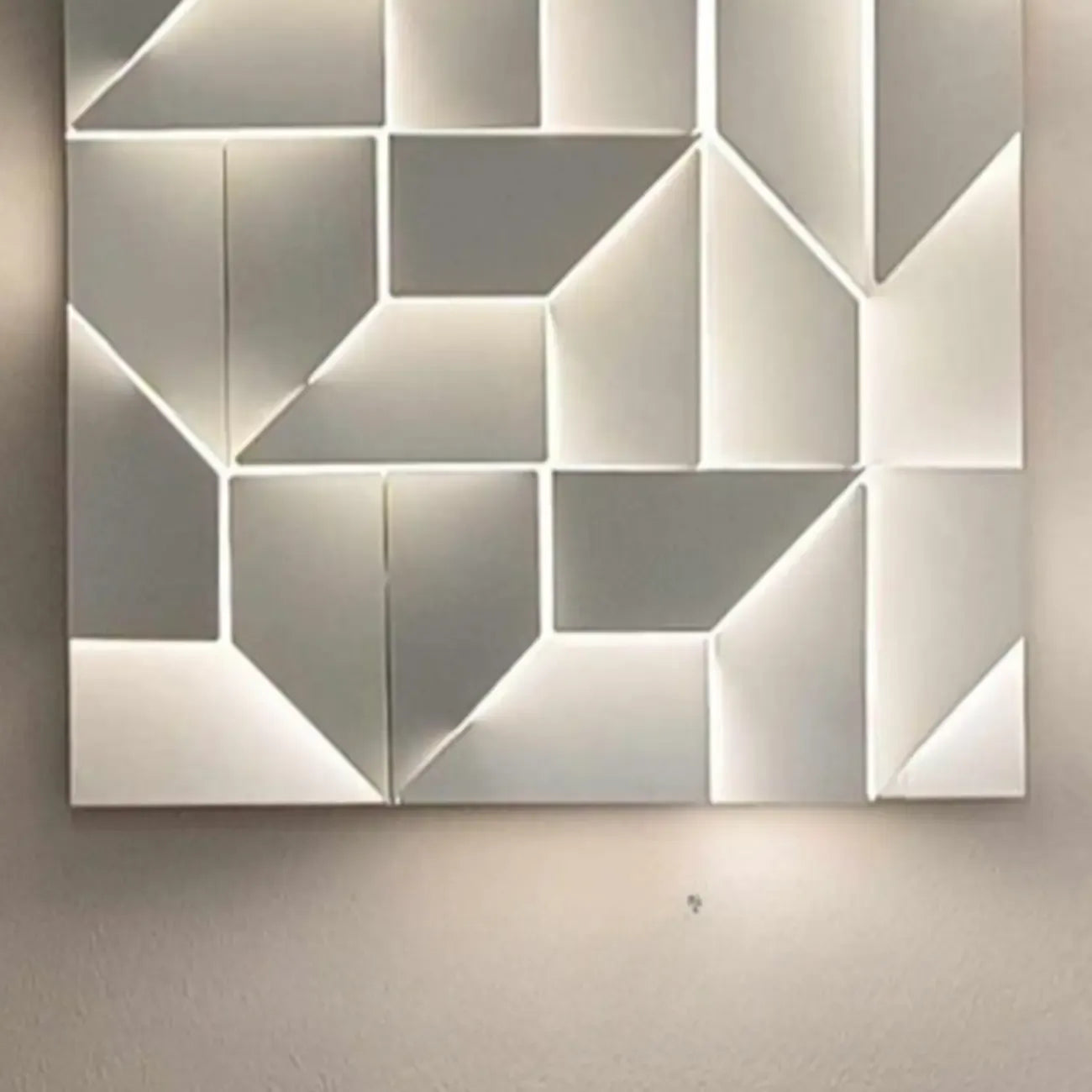 Art Decor White Geometric Metal LED Wall Sconce with Remote